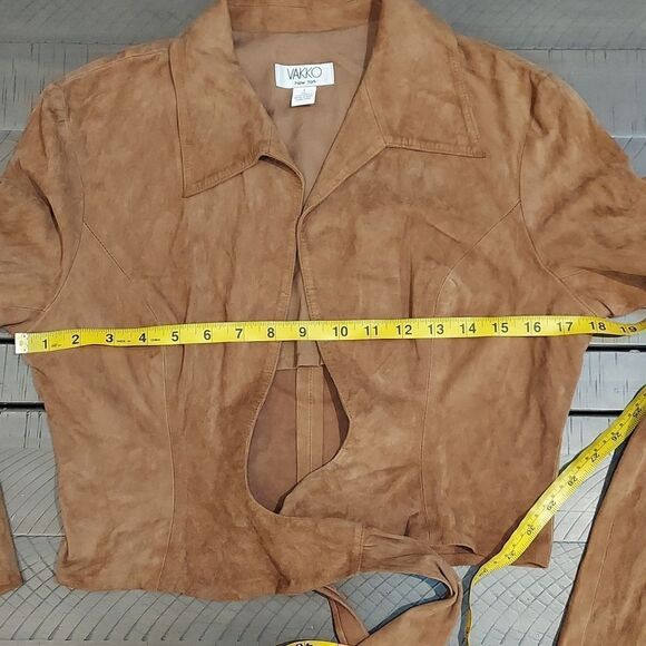 VAKKO NY 90s Y2K Tan Brown Goat Suede Cropped Tie Front Shirt Sz L - Picture 9 of 10